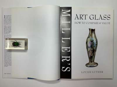  2  Miller`s ART Glass How To Compare & Value 2002