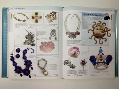 3  Miller`s Antiques Handbook & price guide 2012-2013